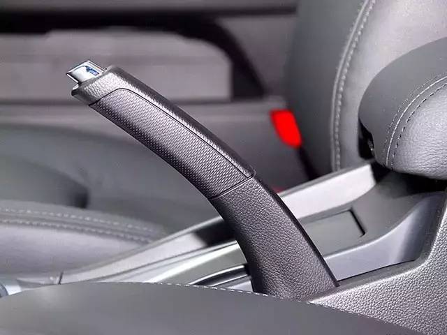 摩擦片在鼓式制動內的作用